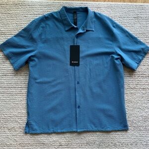 Lululemon Textured Camp Collar Short Sleeve Shirt Blue NWT Size XL